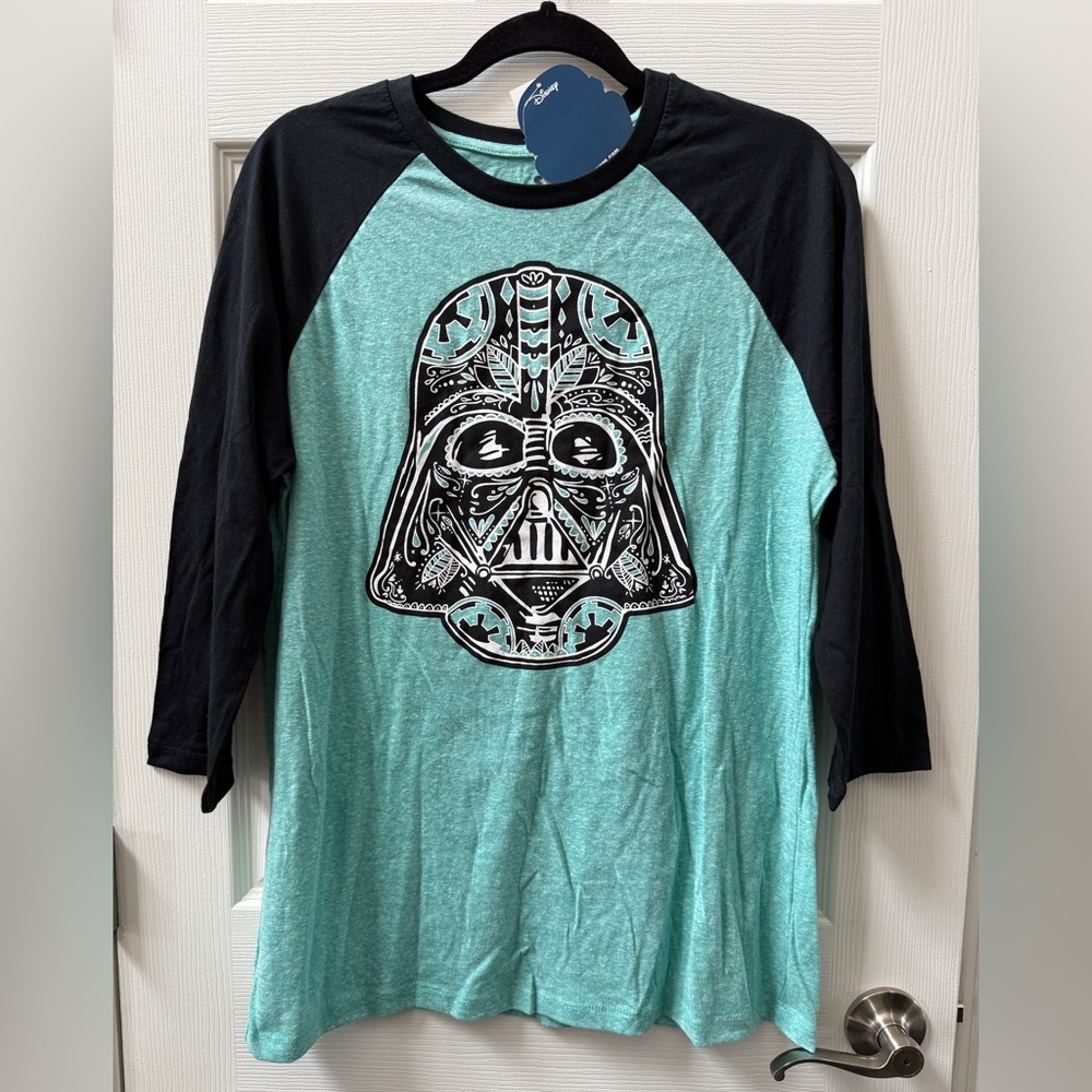 BNWT Disney Star Wars Storm Trooper Tiki Bar Raglan Graphic Tee Shirt - Size L